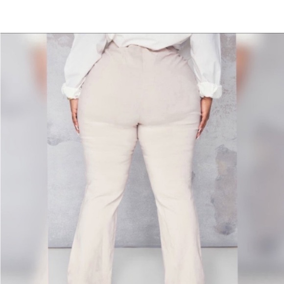 Pretty Little Thing Plus Belted Stretch Flare Leg Pants - Picture 3 of 7